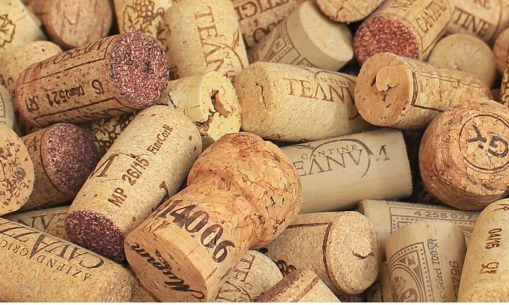 Niezwykłe pomysły jak wykorzystać stare korki od wina