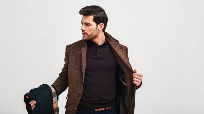 Modne płaszcze męskie na zimę 2021/2022 – jak znaleźć odpowiedni model dla siebie?