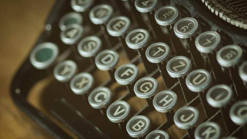 Jak tworzyć interesujące postacie literackie?